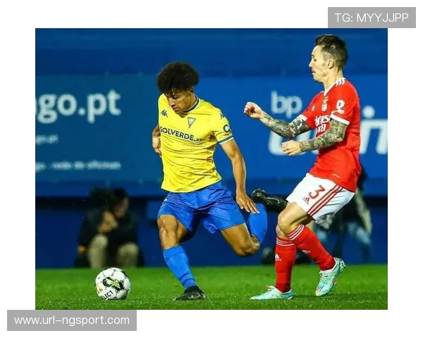 阿贾克斯进攻依赖韦霍斯特 中场防守漏洞成球队隐患